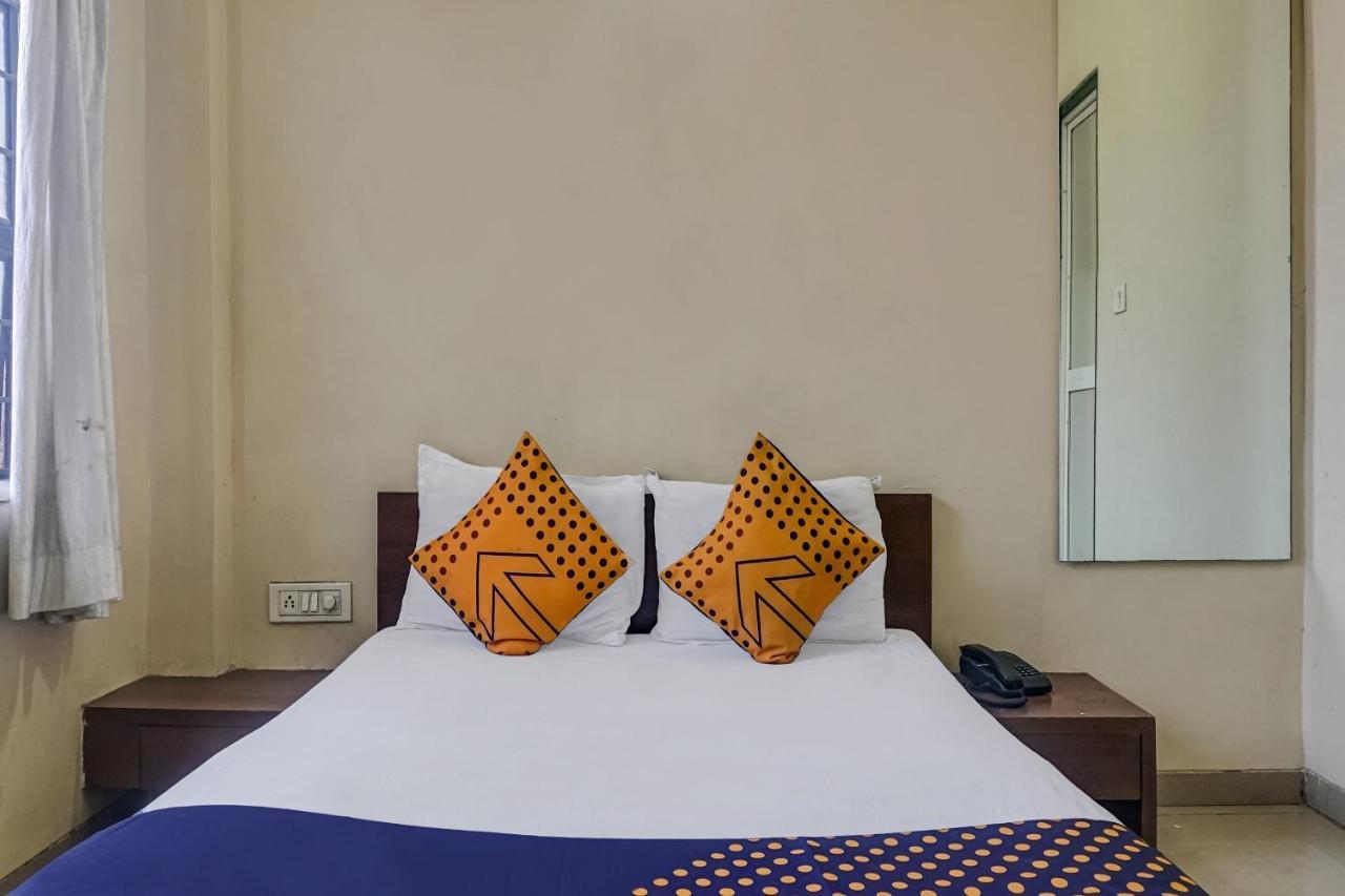 Oyo Flagship 75444 Hotel Kinara Lodging & Boarding Mangvadi Екстер'єр фото