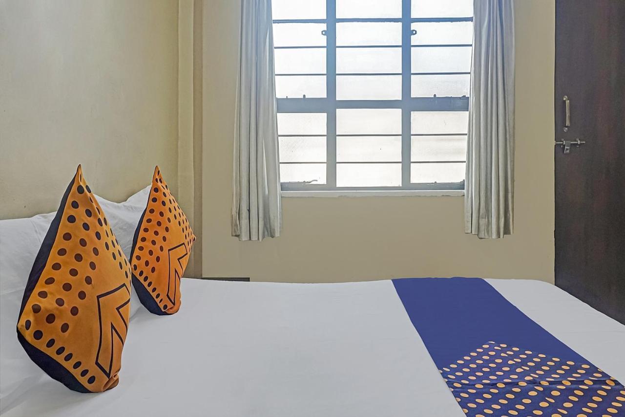 Oyo Flagship 75444 Hotel Kinara Lodging & Boarding Mangvadi Екстер'єр фото
