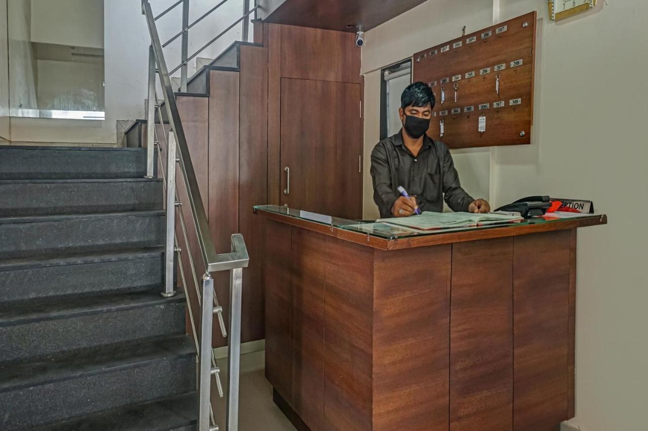 Oyo Flagship 75444 Hotel Kinara Lodging & Boarding Mangvadi Екстер'єр фото